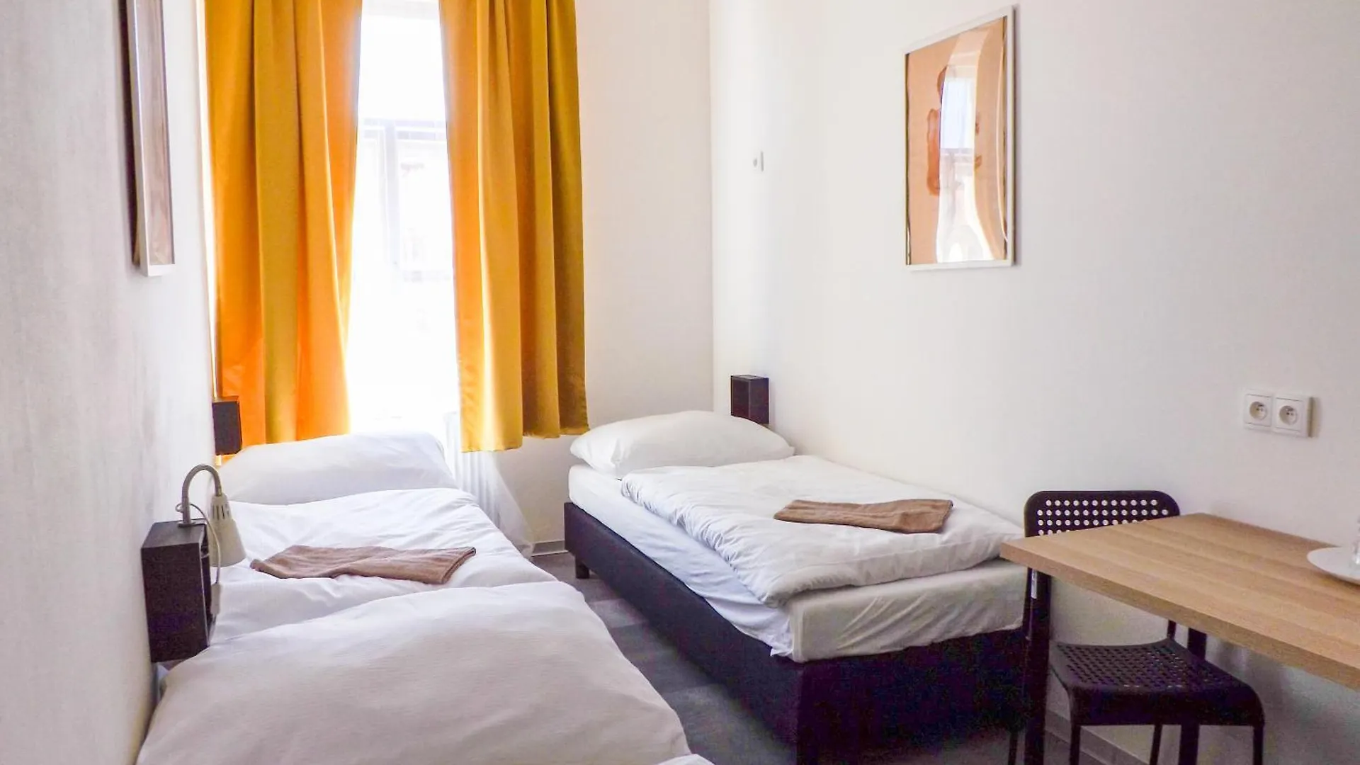 בית אירוח פראג Two-Room Apartment Near The Center F2