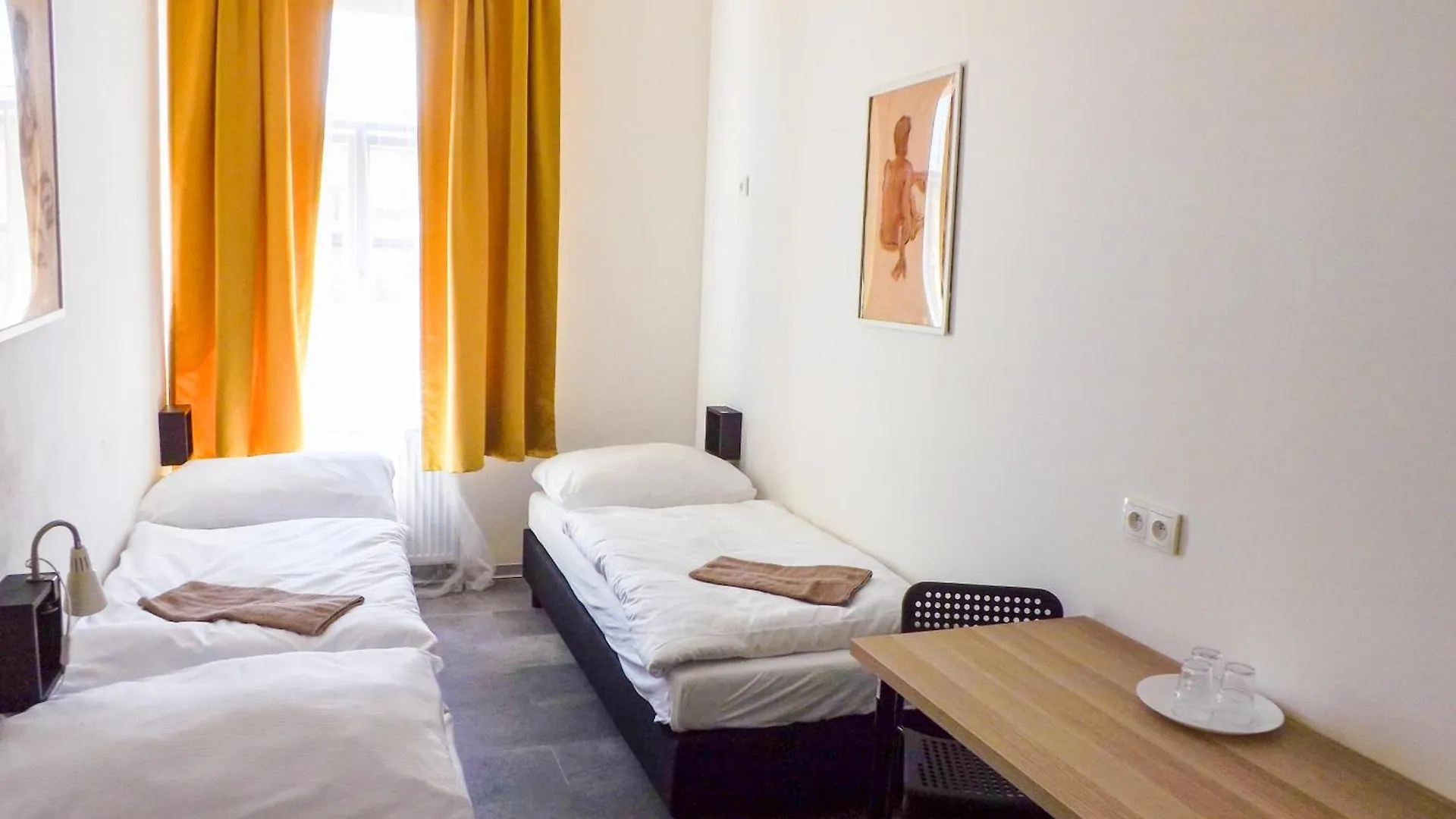 פראג Two-Room Apartment Near The Center F2 0*,