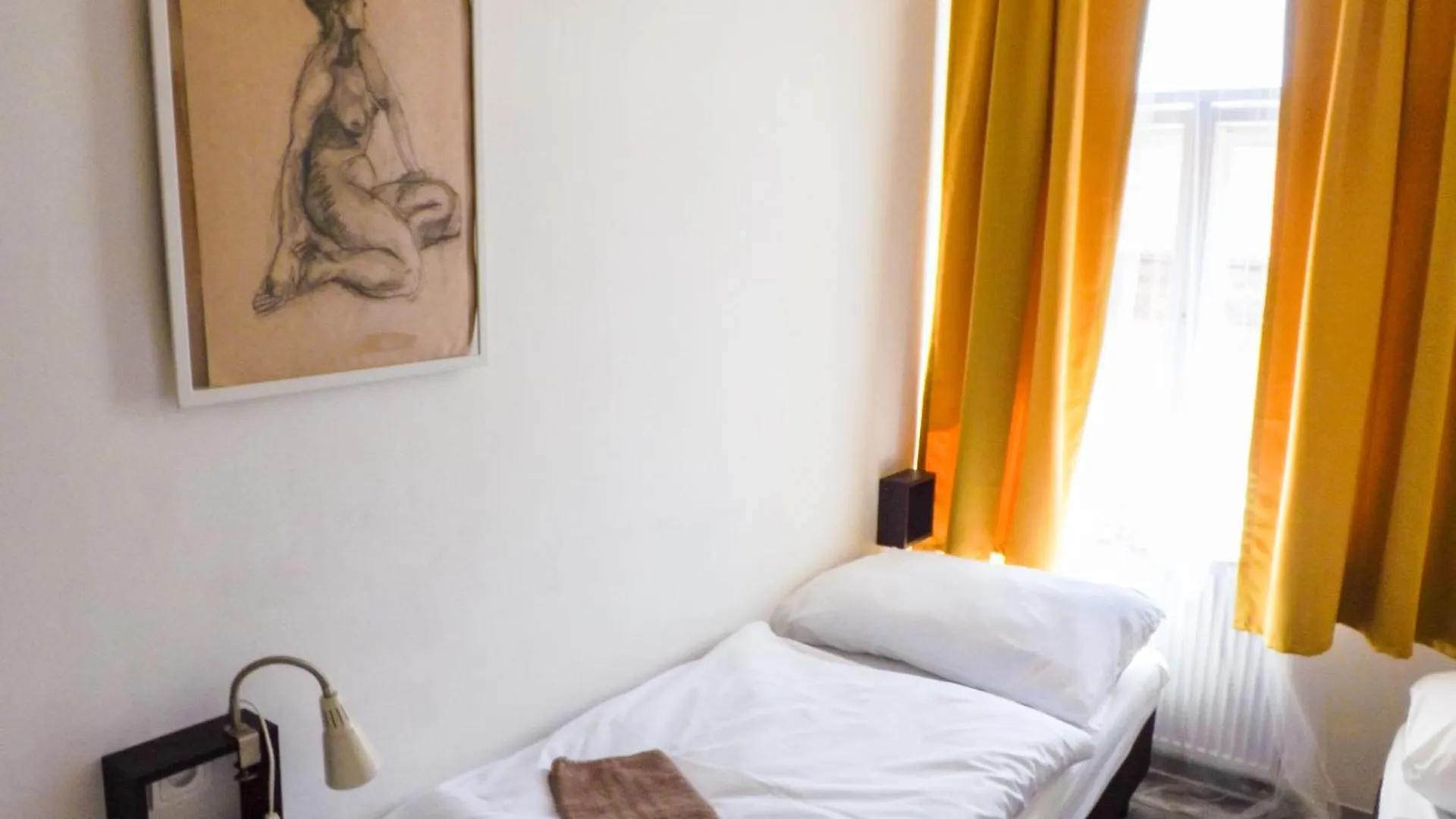 פראג Two-Room Apartment Near The Center F2